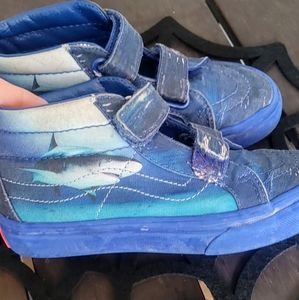 Kids vans,  midtop, sharks